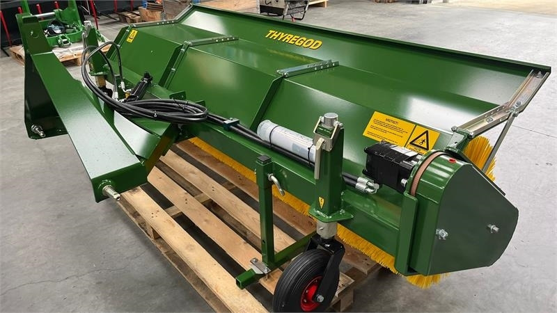 Thyregod TK 2800 med nylon børster og hydraulisk sving. bre - Щетка: фото 4 Thyregod TK 2800 med nylon børster og hydraulisk sving. bre - Щетка: фото 4