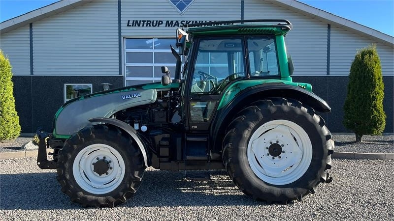 Valtra T130 med 3.5ton frontlift - Трактор: фото 1 Valtra T130 med 3.5ton frontlift - Трактор: фото 1
