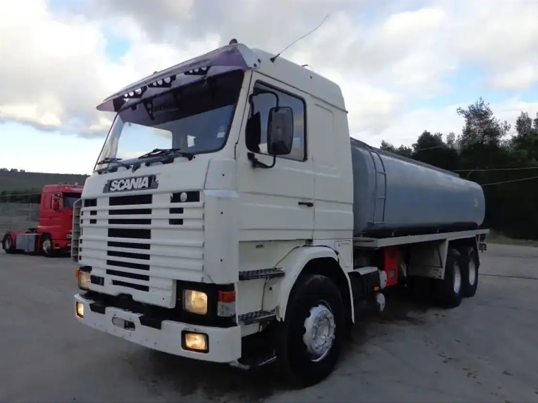 Scania R143-470 V8 Scania R143HL .470 6X2 Diesel/OIL Tank - Грузовик-цистерна: фото 2 Scania R143-470 V8 Scania R143HL .470 6X2 Diesel/OIL Tank - Грузовик-цистерна: фото 2