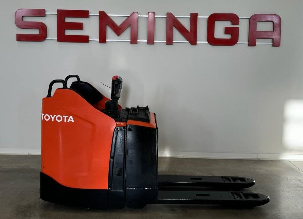 Toyota 10545 LPE200  - Тележка: фото 2 Toyota 10545 LPE200  - Тележка: фото 2