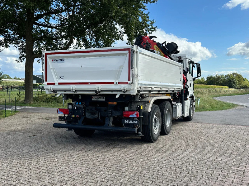 Самосвал, Автоманипулятор MAN TGS 26.430 2022!EURO6!! 6x2!! PALFINGER 23tm+JIB+LIER/WINCH!!DREISEITEN KIPPER/BORDMATIC!!9tkm: фото 12