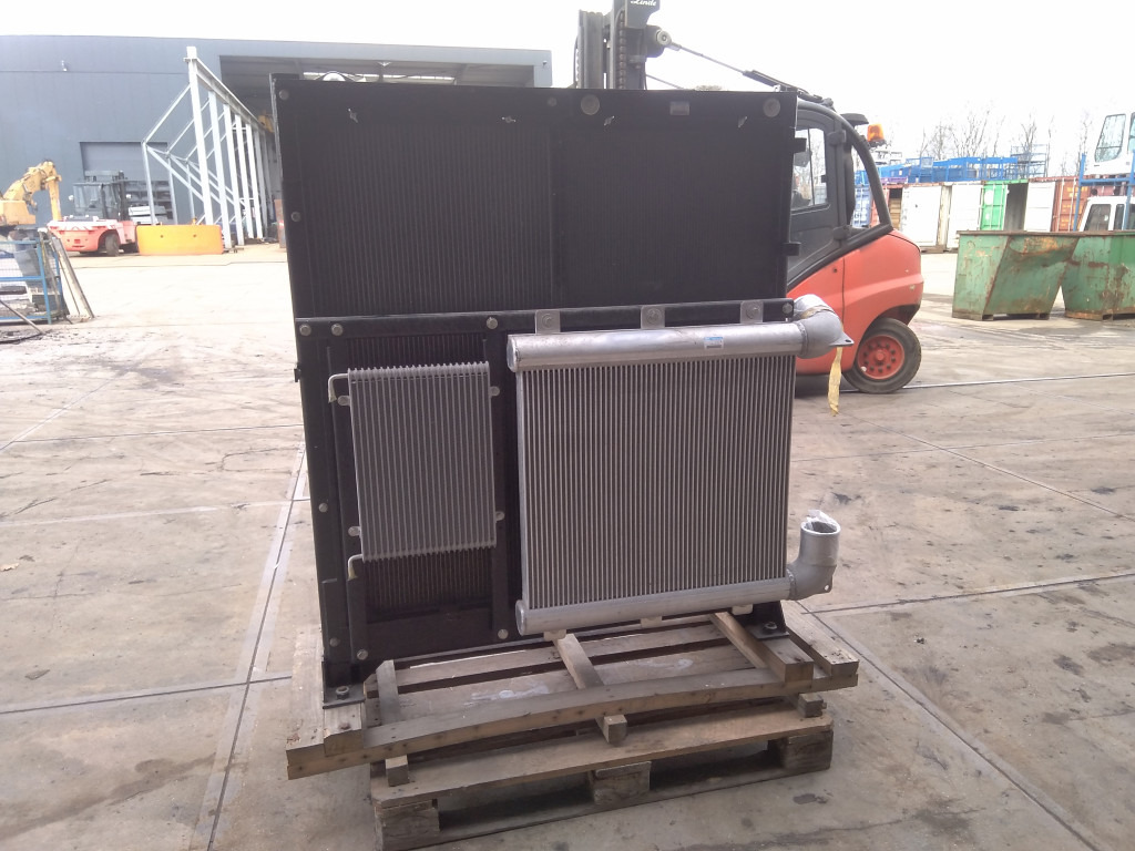 New Holland LS05P00054F1 - Масляный радиатор для Строительной техники: фото 1 New Holland LS05P00054F1 - Масляный радиатор для Строительной техники: фото 1