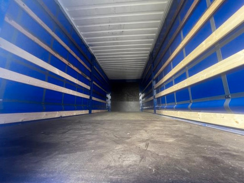 Krone Heck mit Portaltüren - Тентованный кузов: фото 5 Krone Heck mit Portaltüren - Тентованный кузов: фото 5