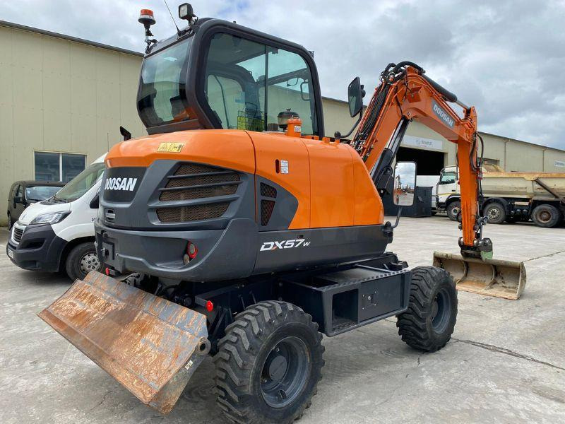 Doosan DX57W - Колёсный экскаватор: фото 3 Doosan DX57W - Колёсный экскаватор: фото 3