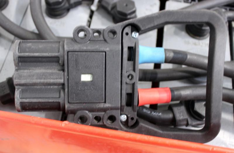 GRUMA 24 Volt 4 PzV 400 Ah - Аккумулятор: фото 4 GRUMA 24 Volt 4 PzV 400 Ah - Аккумулятор: фото 4
