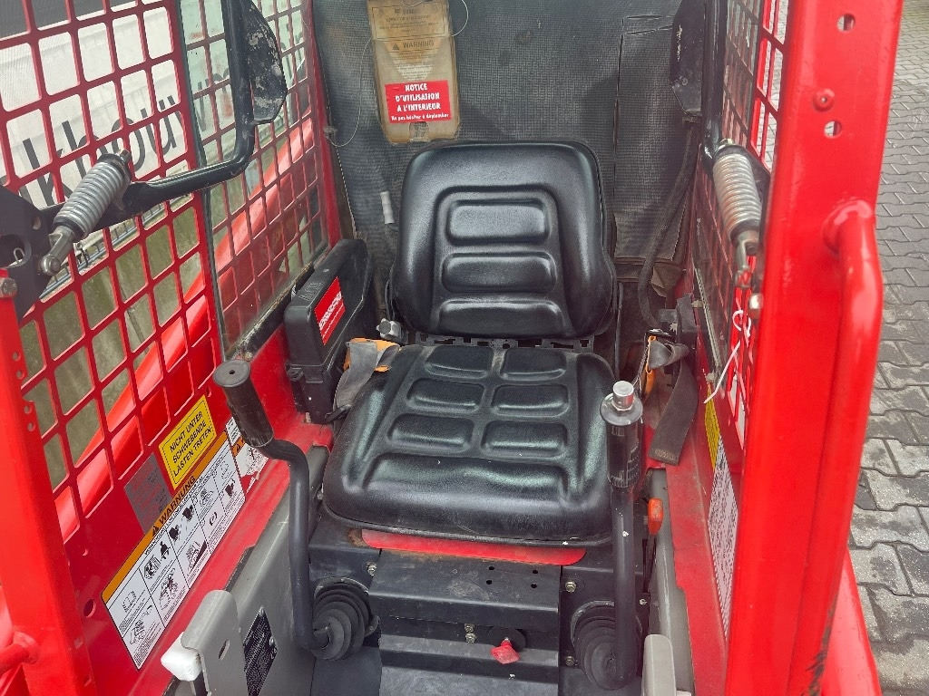 Bobcat S 70 - Мини-погрузчик с бортовым поворотом: фото 5 Bobcat S 70 - Мини-погрузчик с бортовым поворотом: фото 5