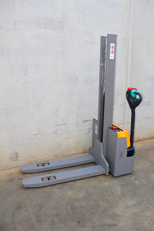 Jungheinrich EJC M10 154 E LI-ION - Штабелер: фото 2 Jungheinrich EJC M10 154 E LI-ION - Штабелер: фото 2