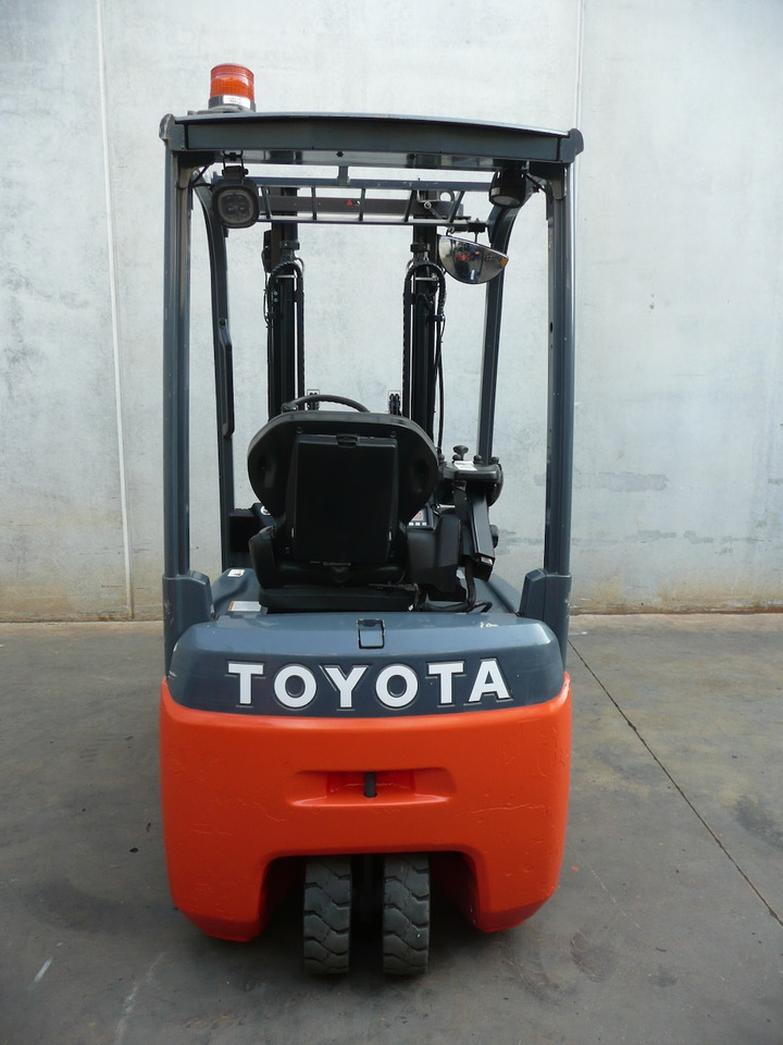 Электропогрузчик Toyota 8FBE15T: фото 6 Электропогрузчик Toyota 8FBE15T: фото 6