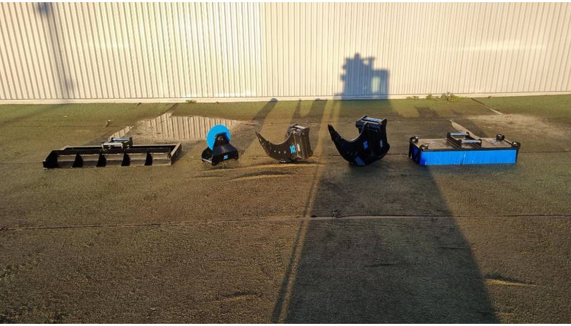 SE Equipment / Planeringsbalk / Avjämningsbalk / A - Навесное оборудование для Строительной техники: фото 1 SE Equipment / Planeringsbalk / Avjämningsbalk / A - Навесное оборудование для Строительной техники: фото 1