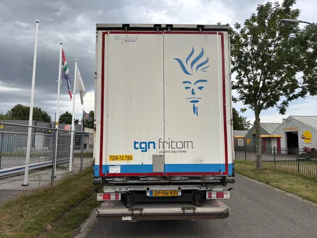 Krone SD curtainslider taillift standard chassis drum brakes - Тентованный полуприцеп: фото 5 Krone SD curtainslider taillift standard chassis drum brakes - Тентованный полуприцеп: фото 5