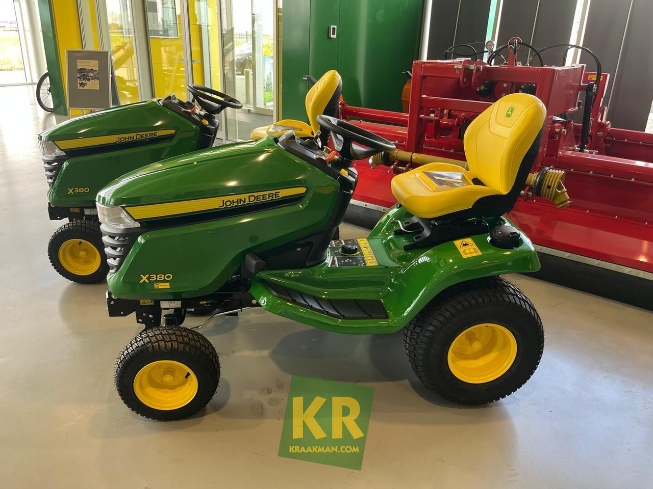 John Deere X380 - Газонокосилка: фото 4 John Deere X380 - Газонокосилка: фото 4