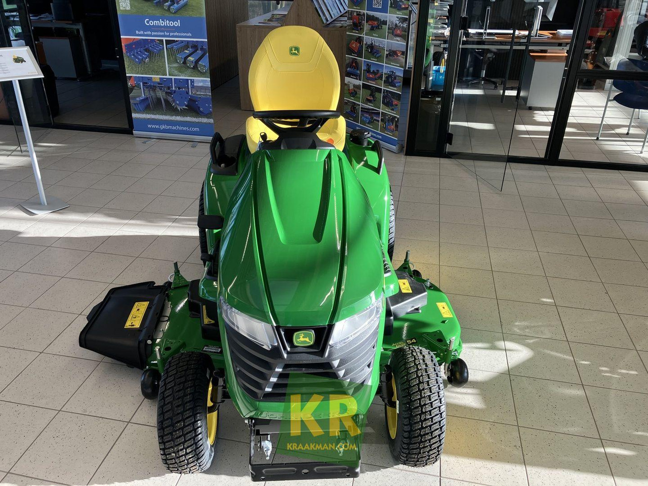 John Deere X590 - Газонокосилка: фото 4 John Deere X590 - Газонокосилка: фото 4