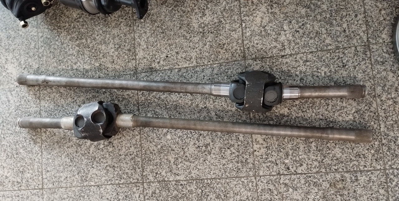 MAN PÓŁOŚ NAPĘDOWA DRIVE SHAFT MAN F90 F2000 TGA 4X4 6X6 8X6 8X8 81364026511 81364029511 - Запчасти: фото 1 MAN PÓŁOŚ NAPĘDOWA DRIVE SHAFT MAN F90 F2000 TGA 4X4 6X6 8X6 8X8 81364026511 81364029511 - Запчасти: фото 1