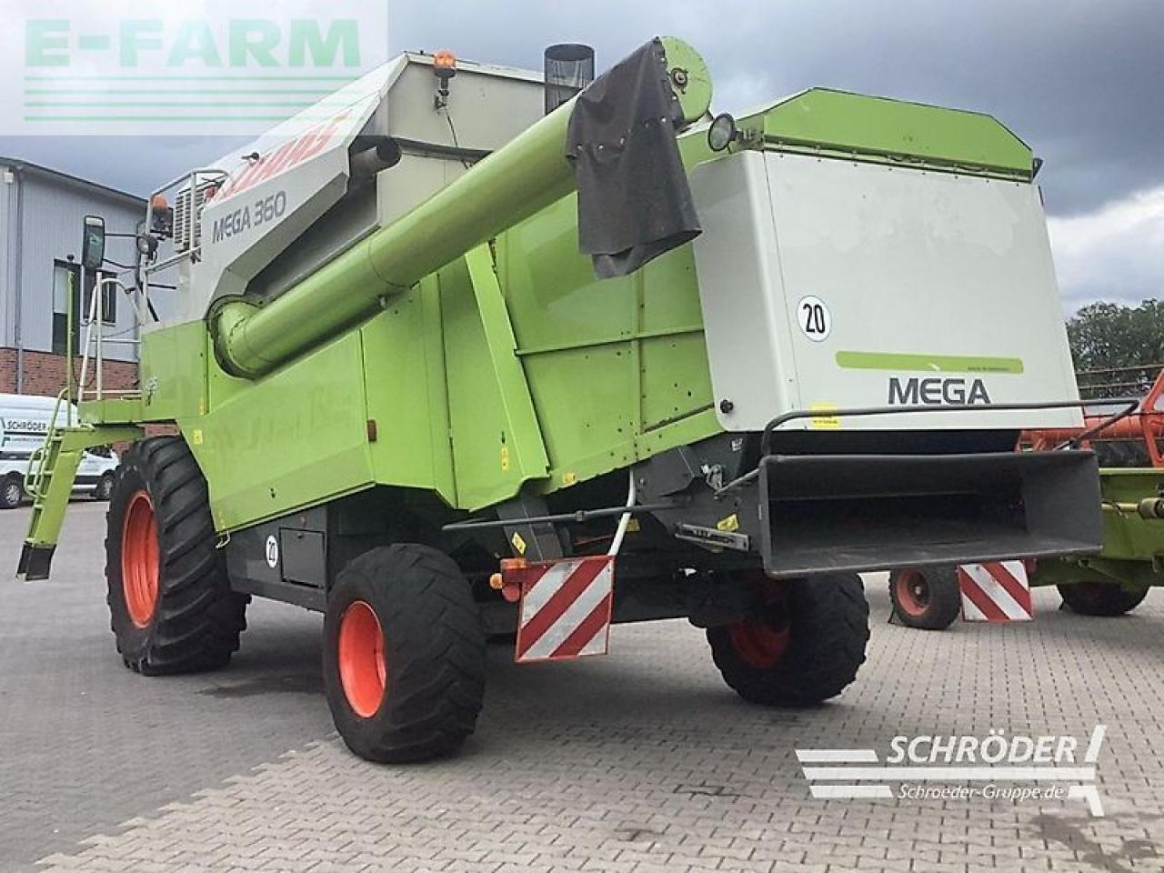 CLAAS dominator 360 mega + c 600 schneidwerk - Зерноуборочный комбайн: фото 3 CLAAS dominator 360 mega + c 600 schneidwerk - Зерноуборочный комбайн: фото 3
