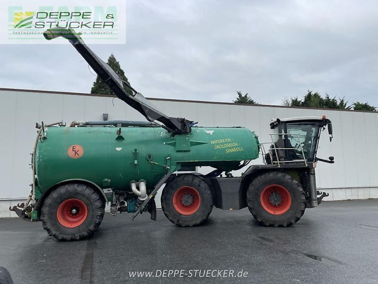 CLAAS xerion 3800 saddle trac SADDLE TRAC - Трактор: фото 4 CLAAS xerion 3800 saddle trac SADDLE TRAC - Трактор: фото 4