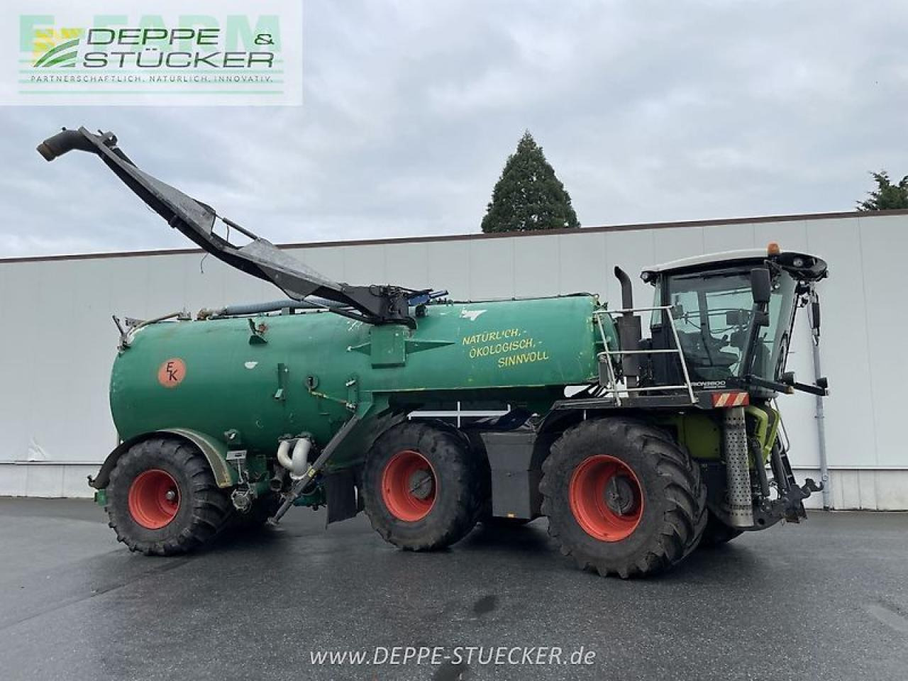 CLAAS xerion 3800 saddle trac SADDLE TRAC - Трактор: фото 1 CLAAS xerion 3800 saddle trac SADDLE TRAC - Трактор: фото 1