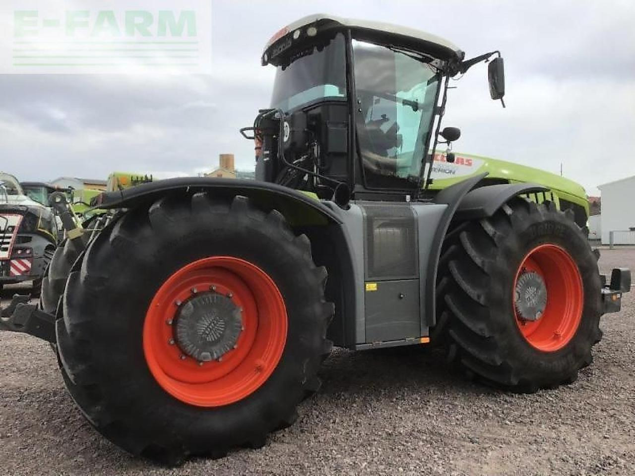 CLAAS xerion 5000 trac vc - Трактор: фото 4 CLAAS xerion 5000 trac vc - Трактор: фото 4