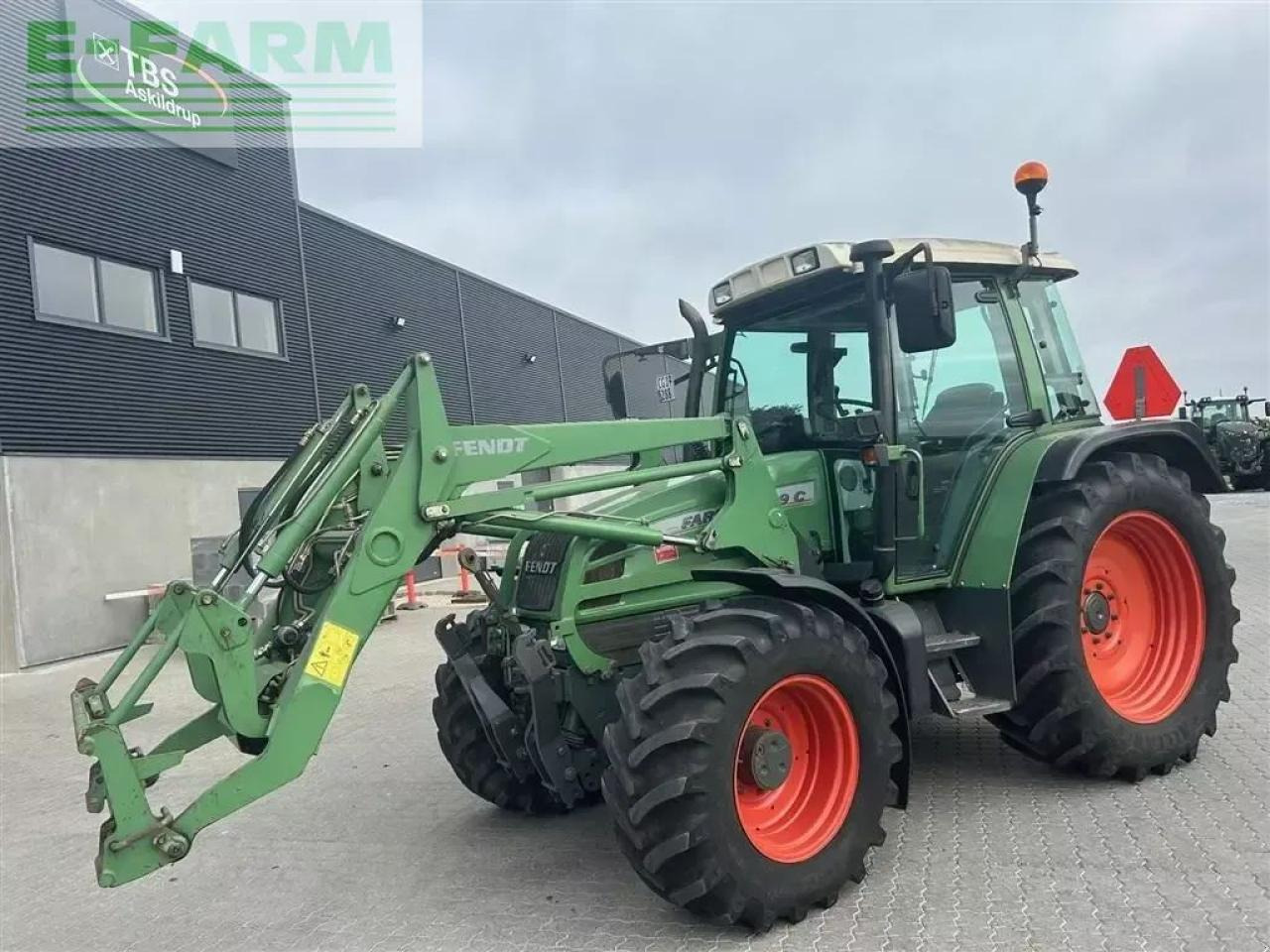 Fendt 309 c med fendt læsser - Трактор: фото 2 Fendt 309 c med fendt læsser - Трактор: фото 2
