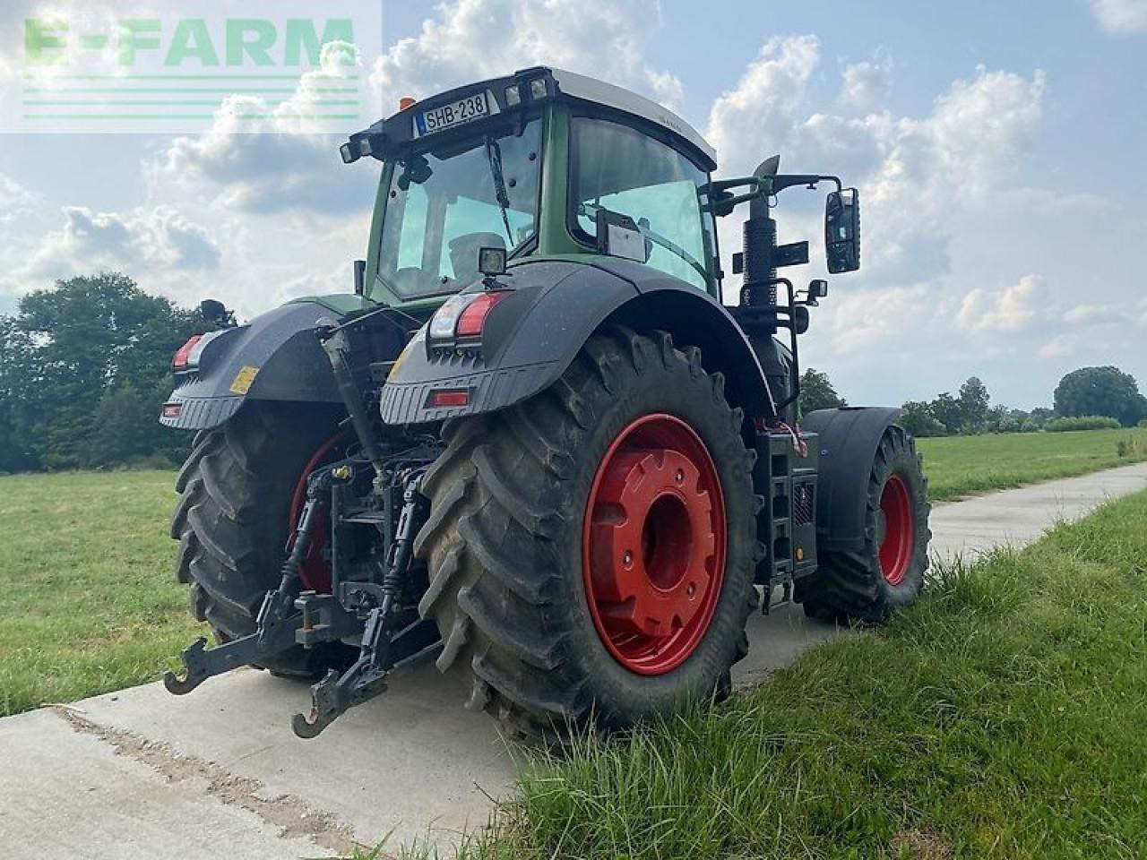Fendt 826 vario profi plus ProfiPlus - Трактор: фото 4 Fendt 826 vario profi plus ProfiPlus - Трактор: фото 4