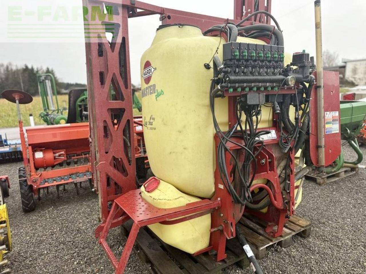 Hardi master plus 1000 l feldspritze - Прицепной опрыскиватель: фото 2 Hardi master plus 1000 l feldspritze - Прицепной опрыскиватель: фото 2