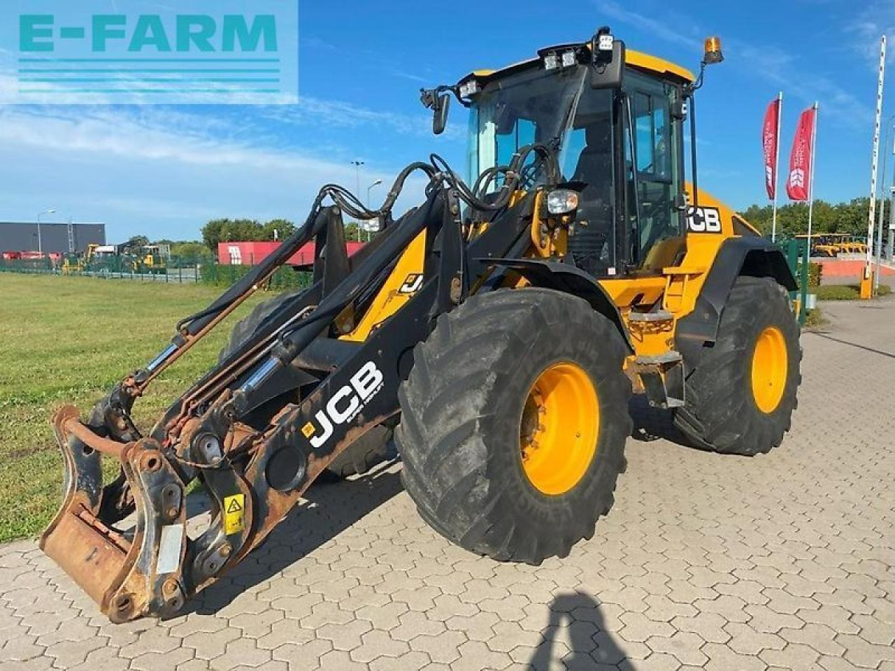 JCB 419s agri super high lift - Мини-экскаватор: фото 1 JCB 419s agri super high lift - Мини-экскаватор: фото 1