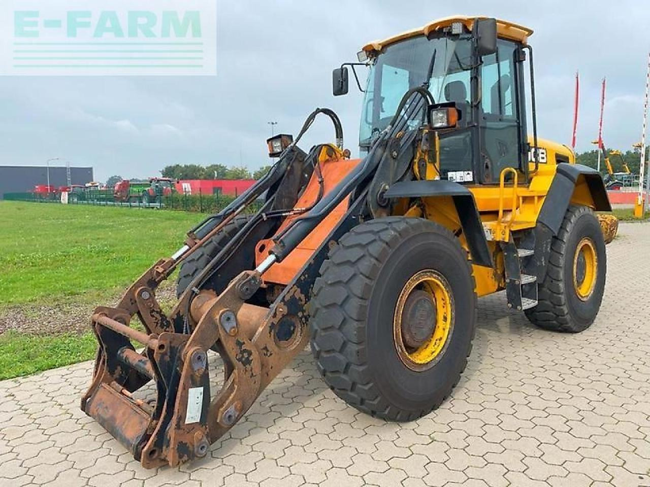 JCB 426e agri ht - Мини-экскаватор: фото 1 JCB 426e agri ht - Мини-экскаватор: фото 1