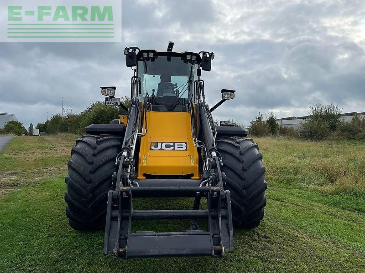 JCB 427 agri - Мини-экскаватор: фото 2 JCB 427 agri - Мини-экскаватор: фото 2