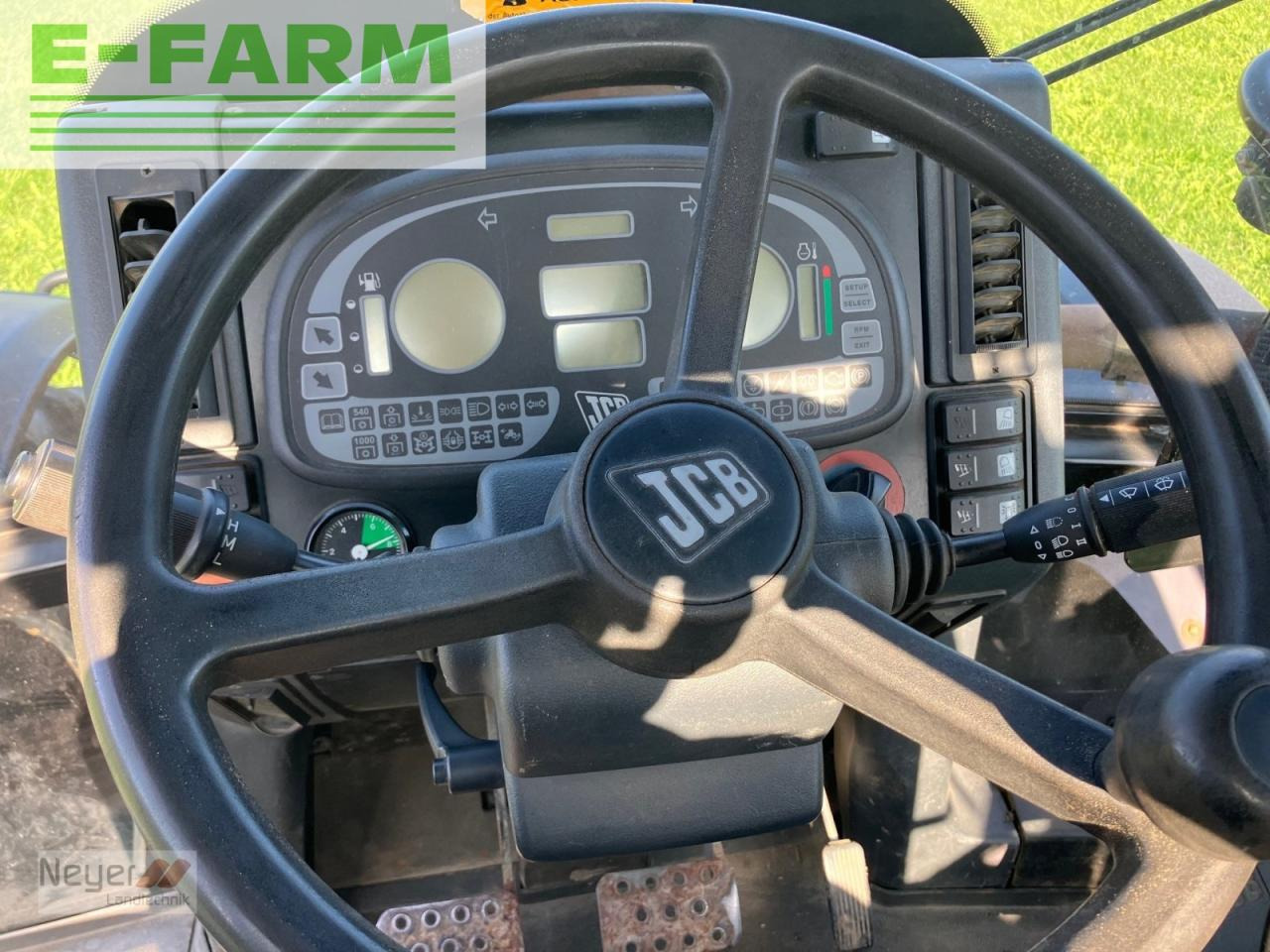 Трактор JCB fastrac 2155 4ws: фото 13