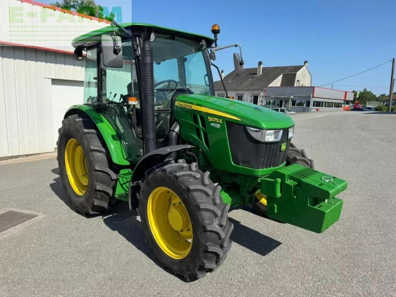John Deere 5075 e power reverser 24/12 - Трактор: фото 1 John Deere 5075 e power reverser 24/12 - Трактор: фото 1