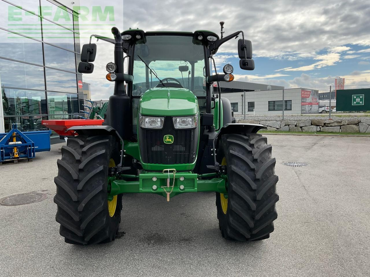John Deere 5095M - Трактор: фото 3 John Deere 5095M - Трактор: фото 3