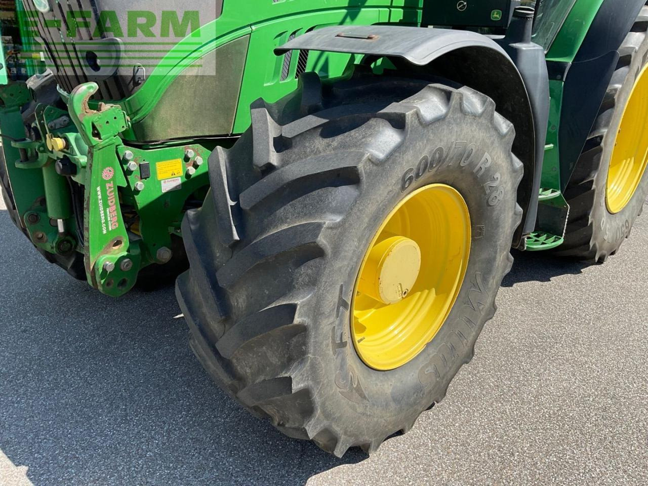 Трактор John Deere 6210R: фото 9