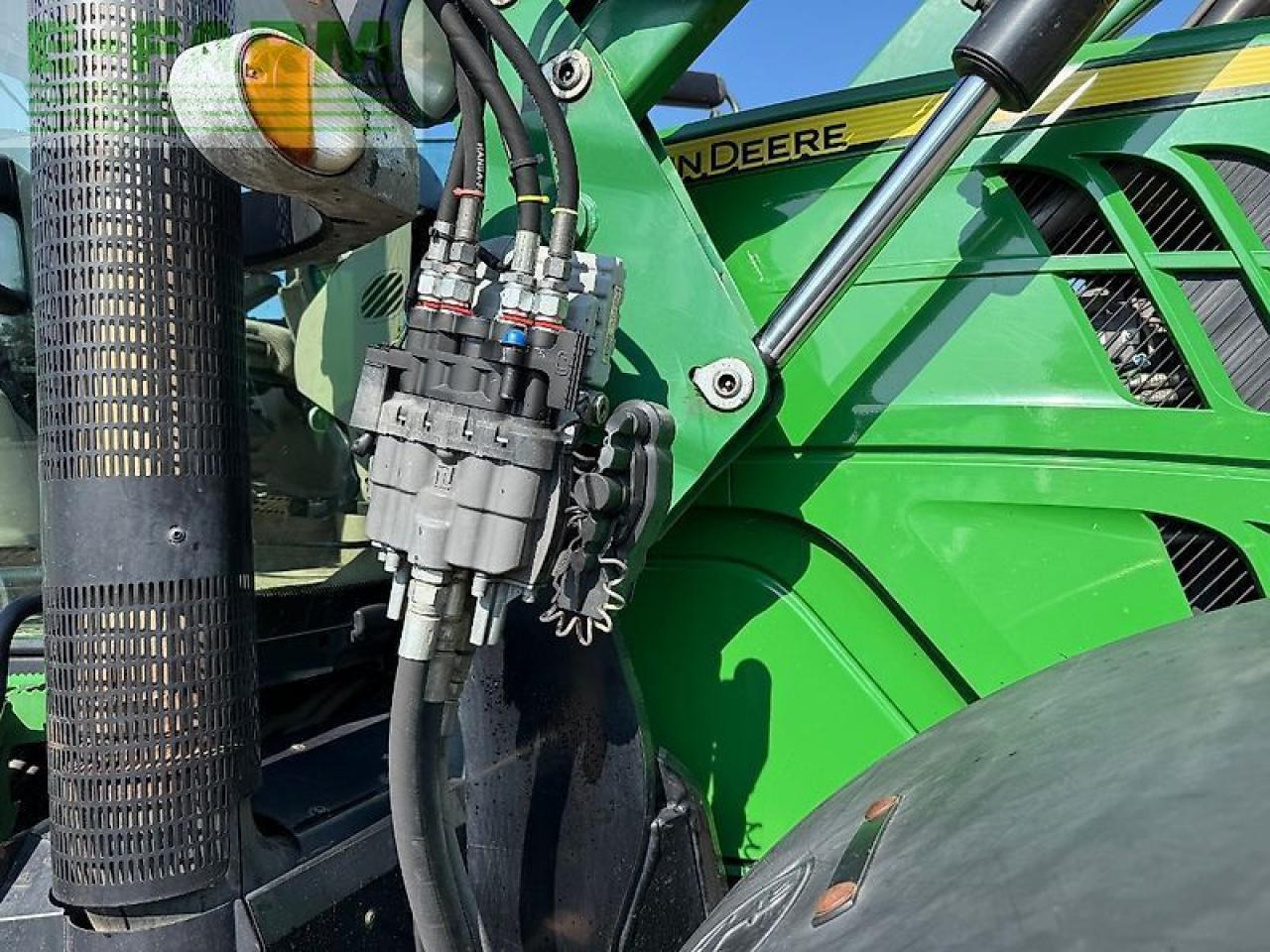 Трактор John Deere 6210r: фото 21