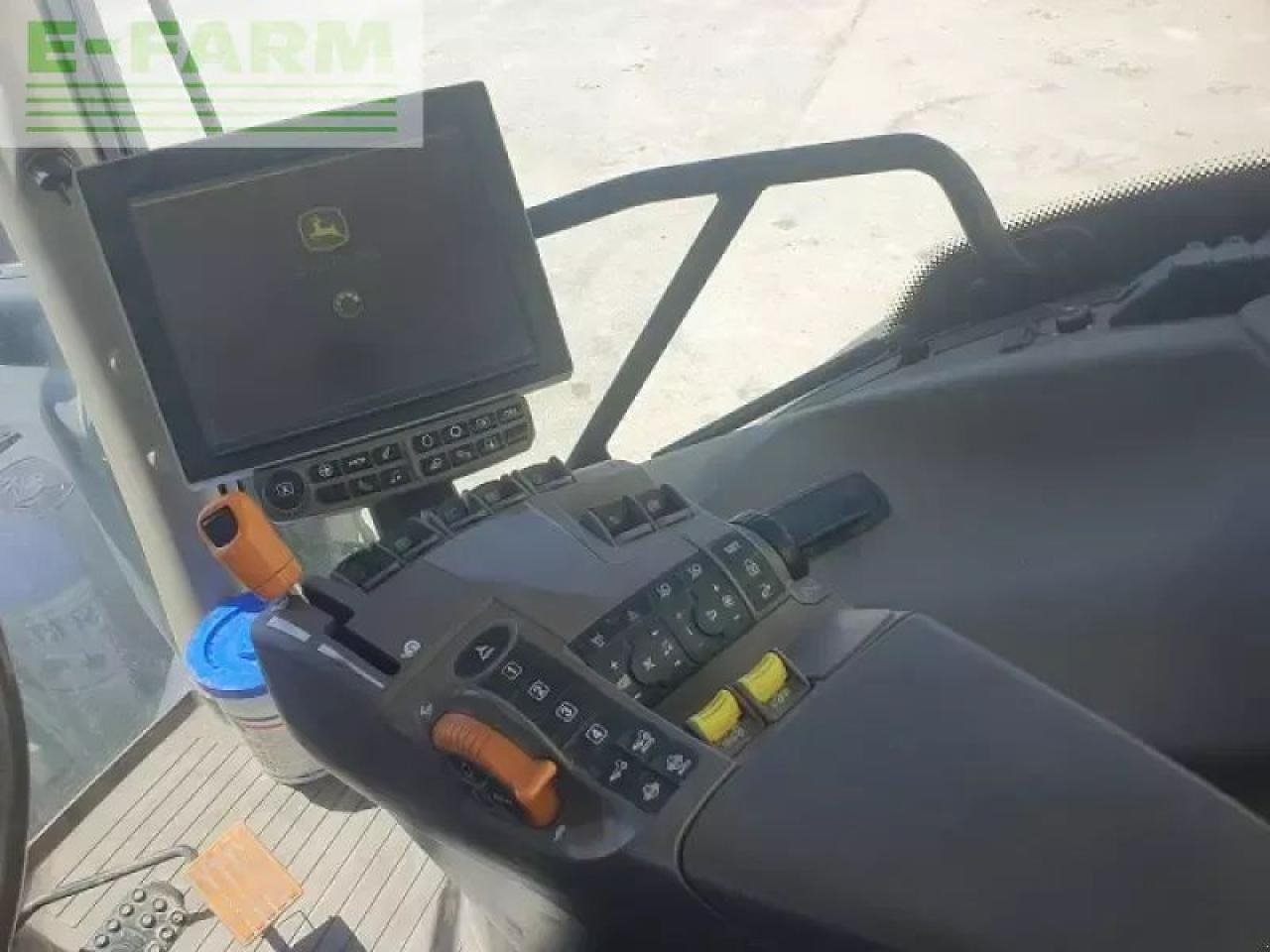 John Deere 6215r - Трактор: фото 5 John Deere 6215r - Трактор: фото 5