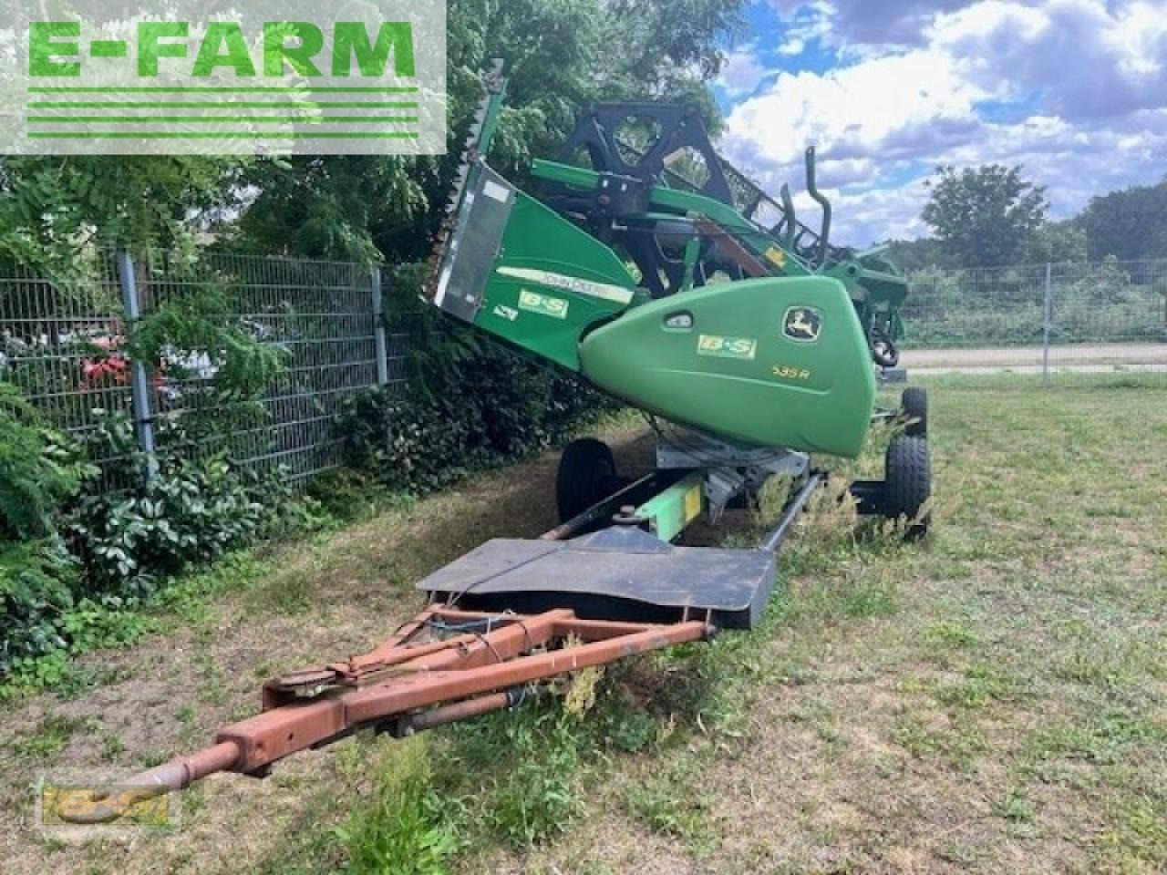 John Deere 635r inkl. rapsvorsatz und wagen - Жатка зерновая: фото 1 John Deere 635r inkl. rapsvorsatz und wagen - Жатка зерновая: фото 1