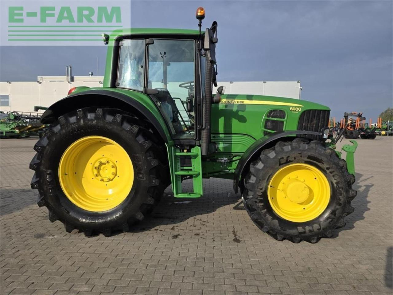 John Deere 6930 premium - Трактор: фото 2 John Deere 6930 premium - Трактор: фото 2