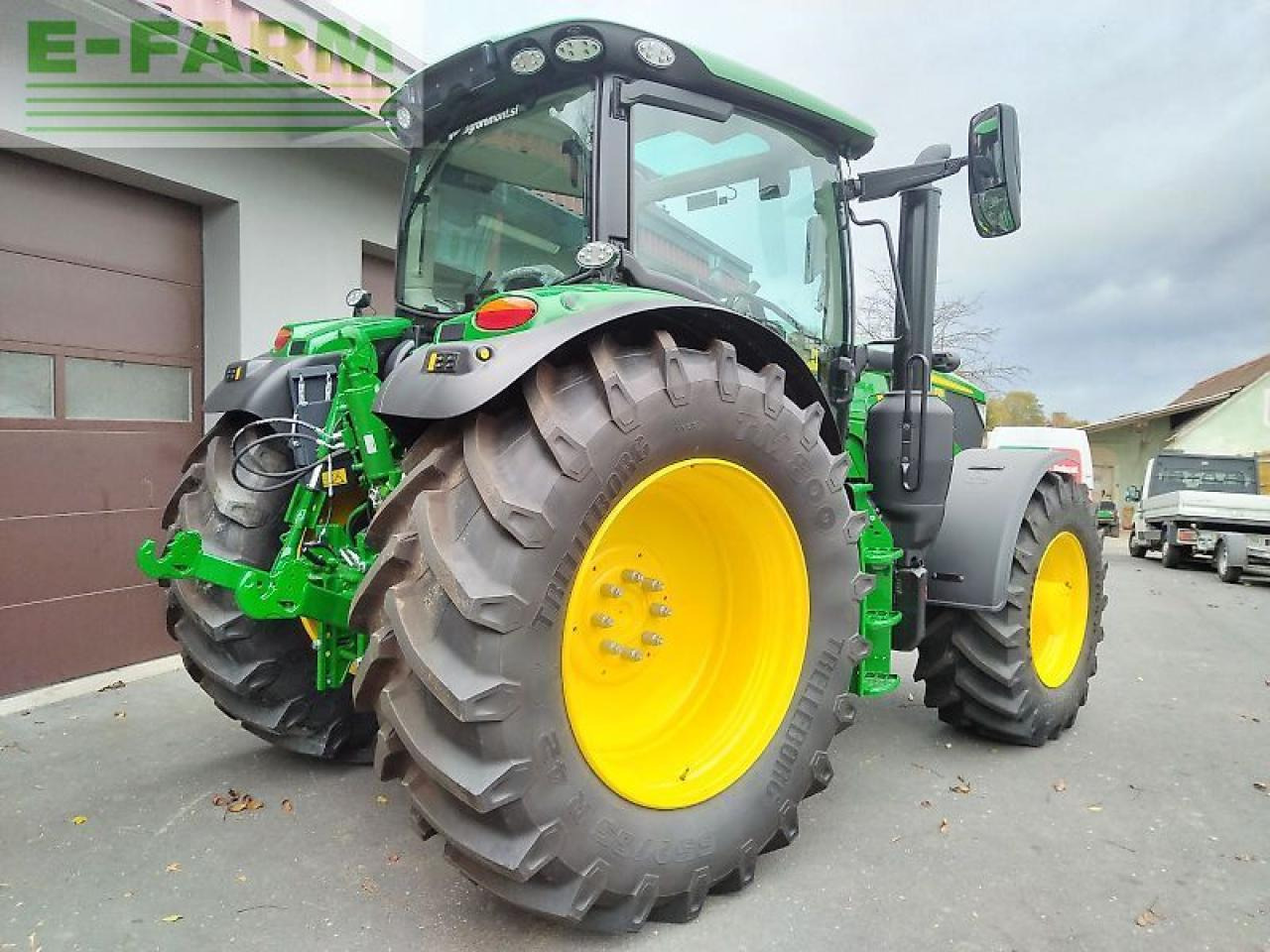 John Deere 6r 165 - Трактор: фото 3 John Deere 6r 165 - Трактор: фото 3