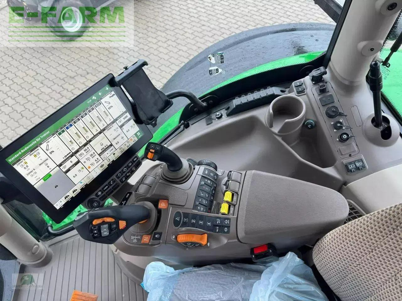 Трактор John Deere 6r 215: фото 13