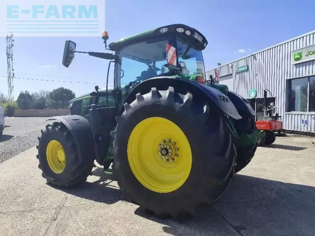 John Deere 6r 215 - Трактор: фото 5 John Deere 6r 215 - Трактор: фото 5