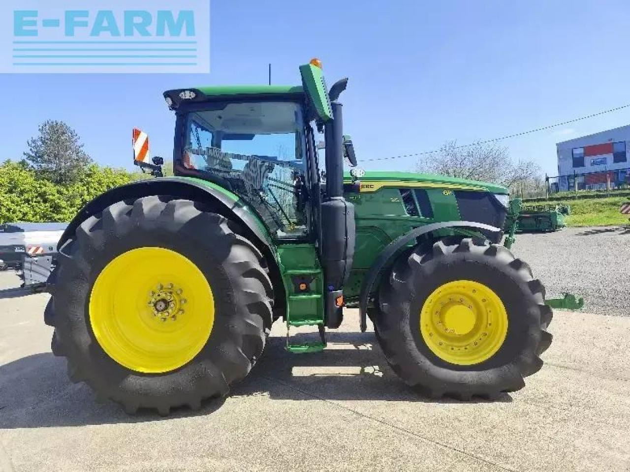 John Deere 6r 215 - Трактор: фото 4 John Deere 6r 215 - Трактор: фото 4