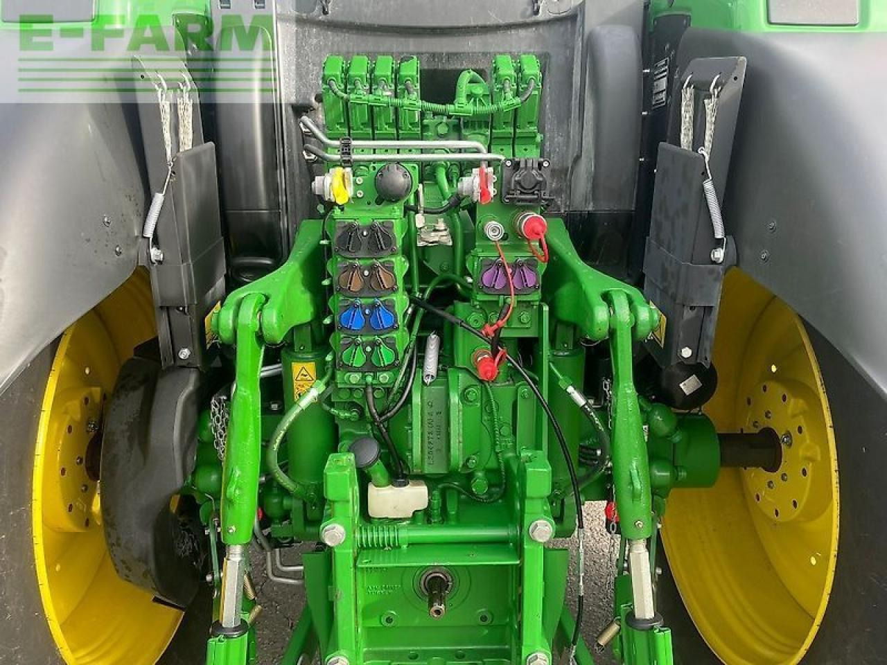 John Deere 6r155 / 6r 155 - Трактор: фото 5 John Deere 6r155 / 6r 155 - Трактор: фото 5