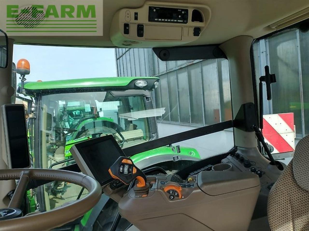 John Deere 6r230 - Трактор: фото 4 John Deere 6r230 - Трактор: фото 4