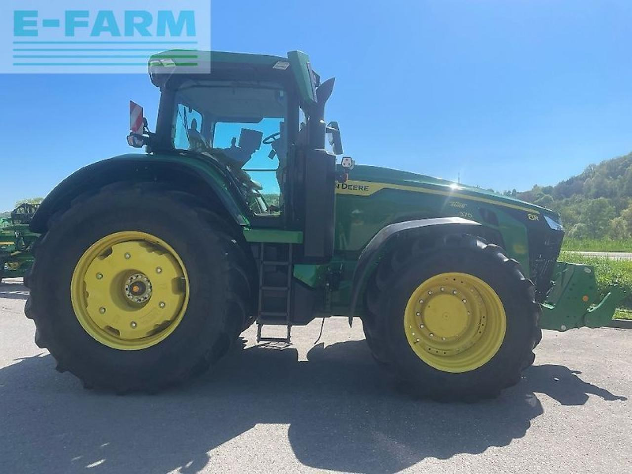 John Deere 8r370 / 8r 370 - Трактор: фото 2 John Deere 8r370 / 8r 370 - Трактор: фото 2