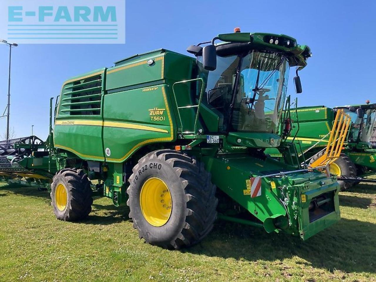 John Deere t560 hm - Зерноуборочный комбайн: фото 1 John Deere t560 hm - Зерноуборочный комбайн: фото 1
