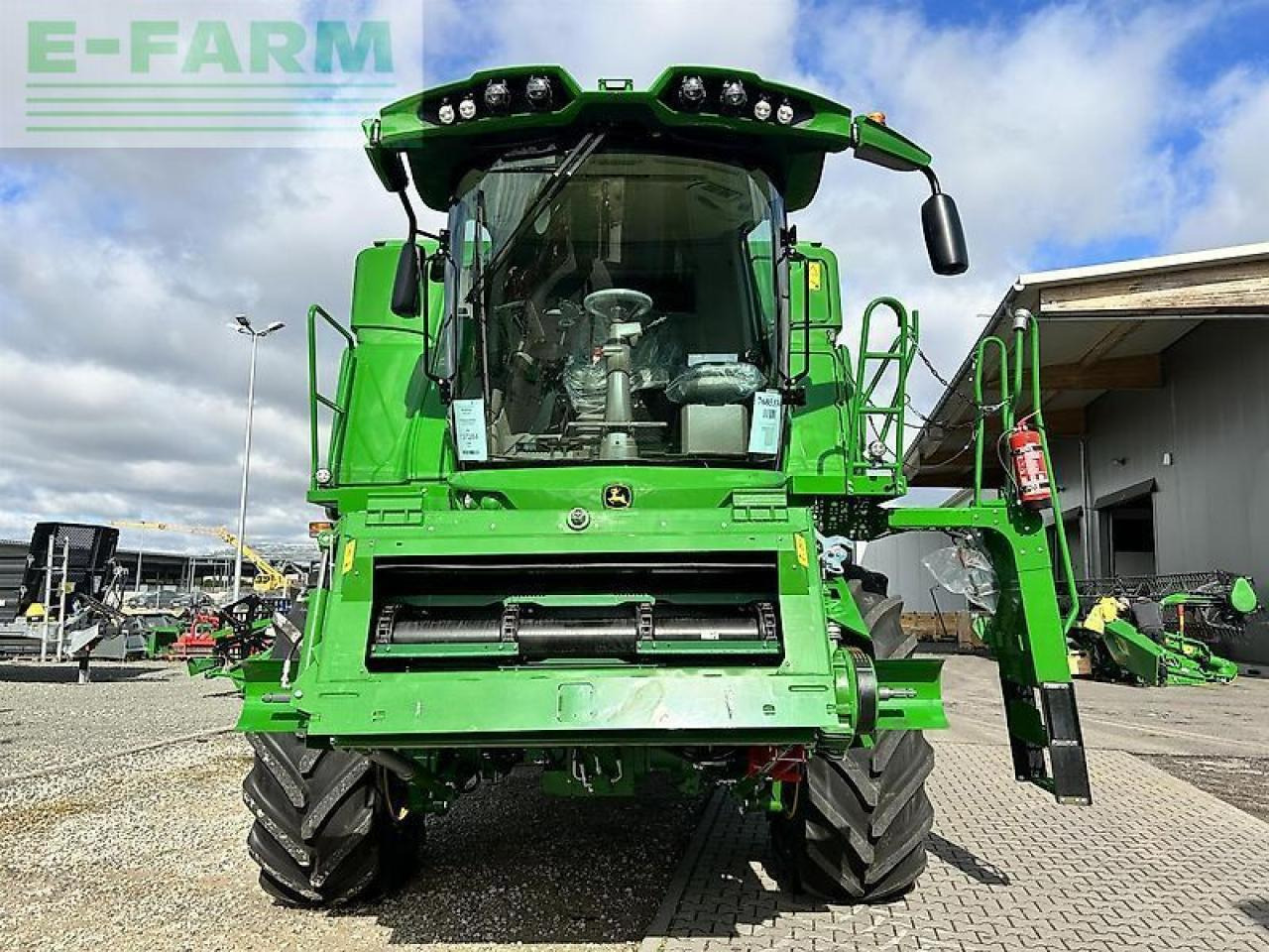 John Deere t670 hm - Зерноуборочный комбайн: фото 2 John Deere t670 hm - Зерноуборочный комбайн: фото 2