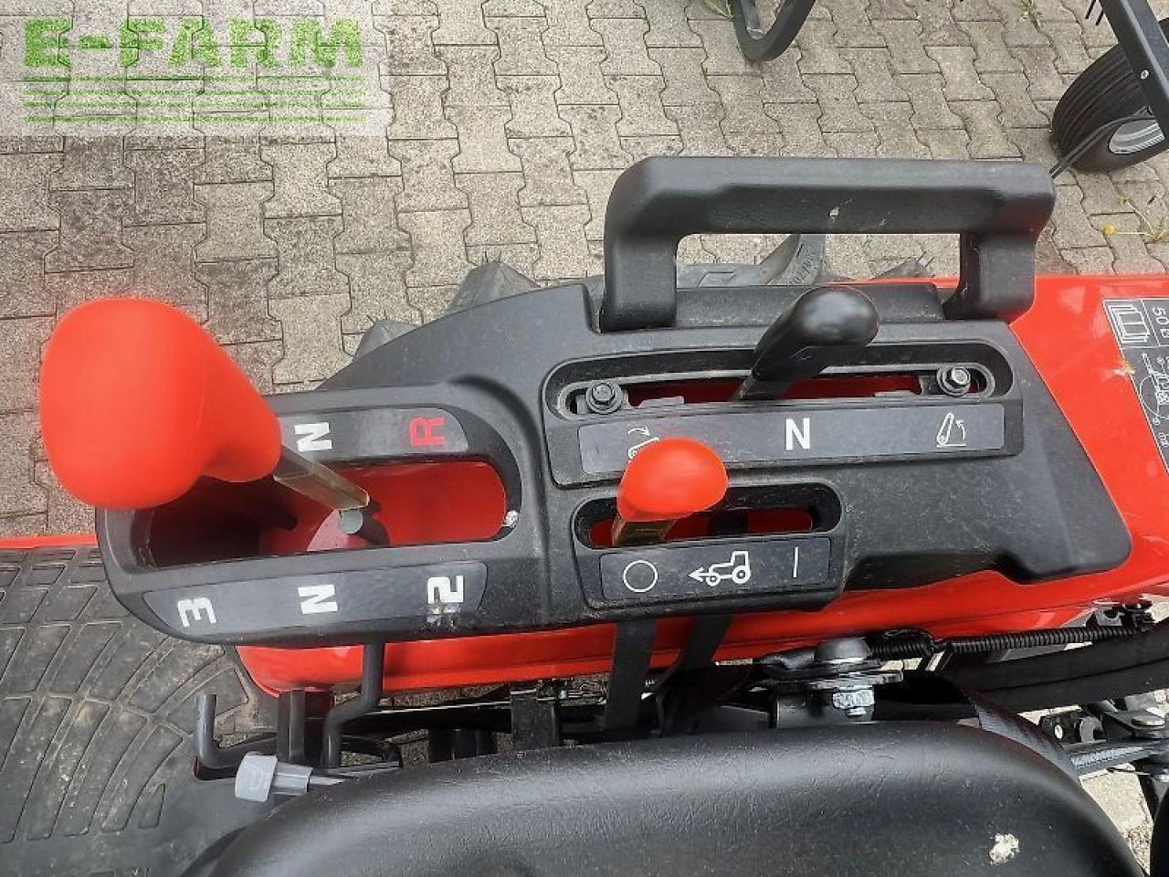 Kubota b1241 d-ec - Трактор: фото 3 Kubota b1241 d-ec - Трактор: фото 3