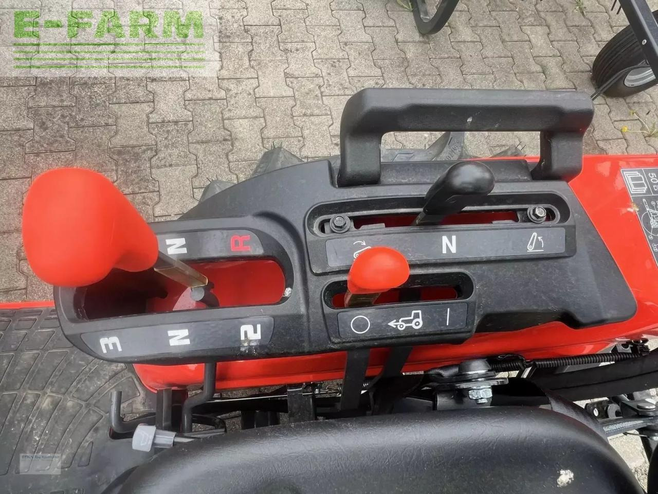 Kubota b1241 d-ec - Трактор: фото 3 Kubota b1241 d-ec - Трактор: фото 3