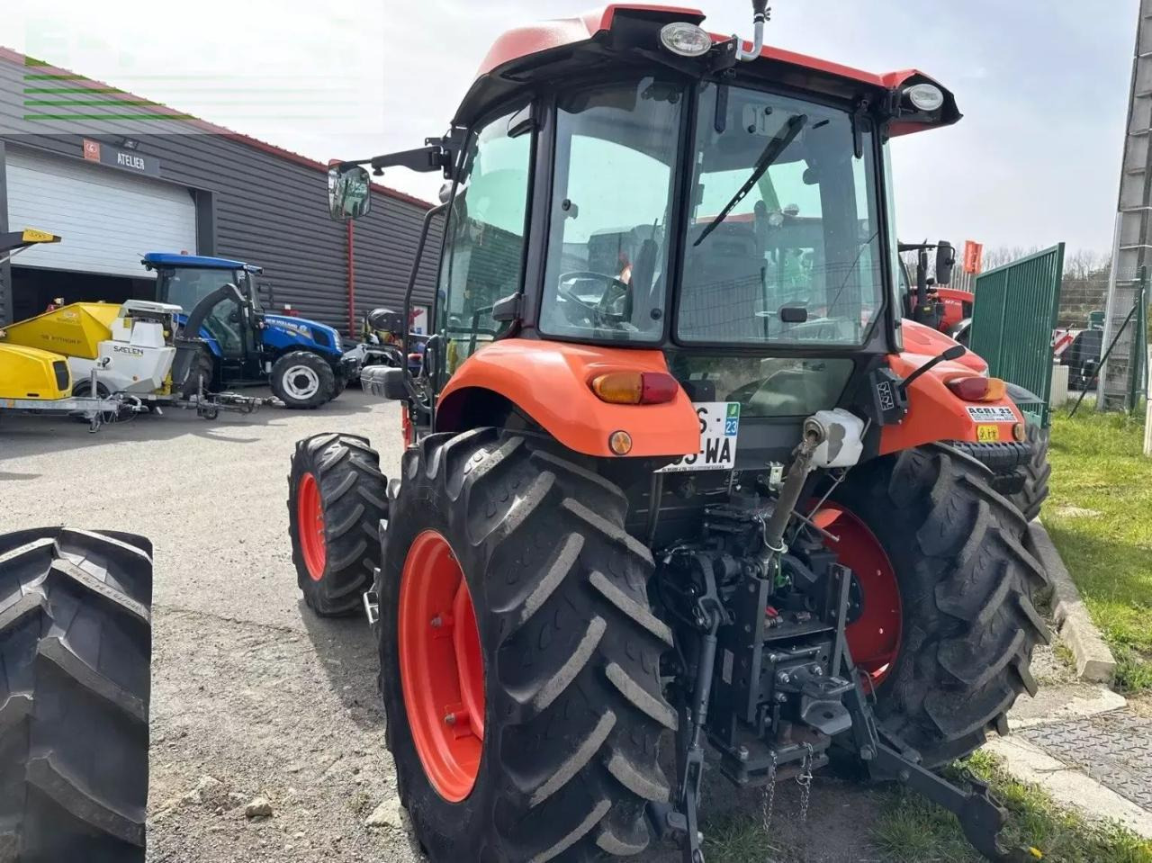 Kubota tracteur agricole m6060dthq kubota - Трактор: фото 3 Kubota tracteur agricole m6060dthq kubota - Трактор: фото 3