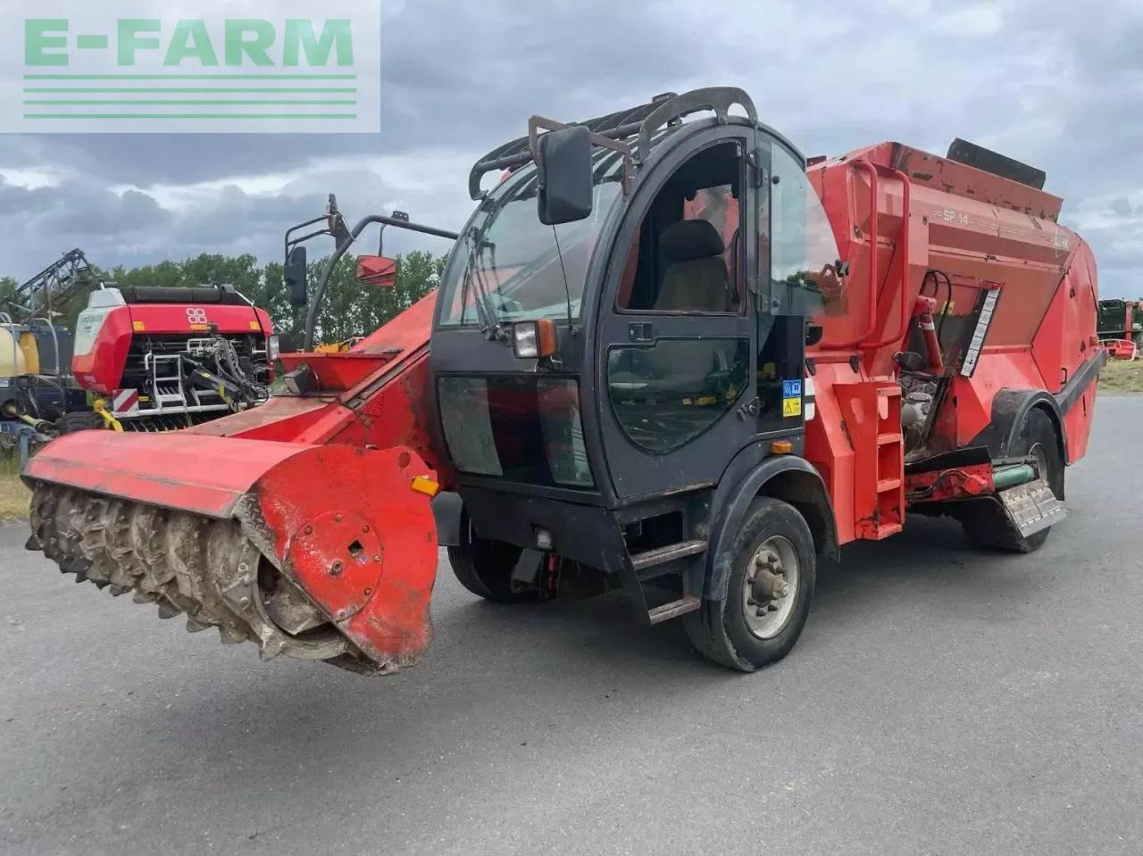 Kuhn mélangeuse automotrice sp-14 kuhn - Инвентарь для животноводства: фото 1 Kuhn mélangeuse automotrice sp-14 kuhn - Инвентарь для животноводства: фото 1