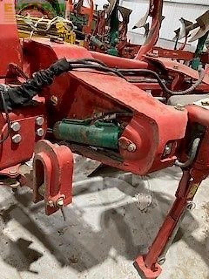 Kverneland kk 2500b i plough isobus met vorenpakker - Плуг: фото 3 Kverneland kk 2500b i plough isobus met vorenpakker - Плуг: фото 3