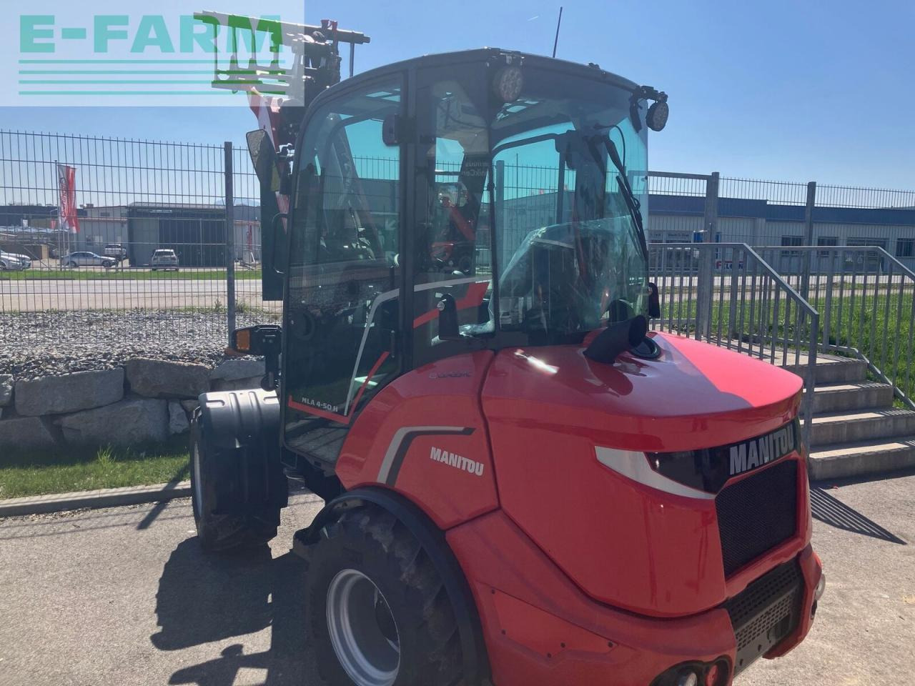Manitou mla4-50 - Мини-экскаватор: фото 3 Manitou mla4-50 - Мини-экскаватор: фото 3